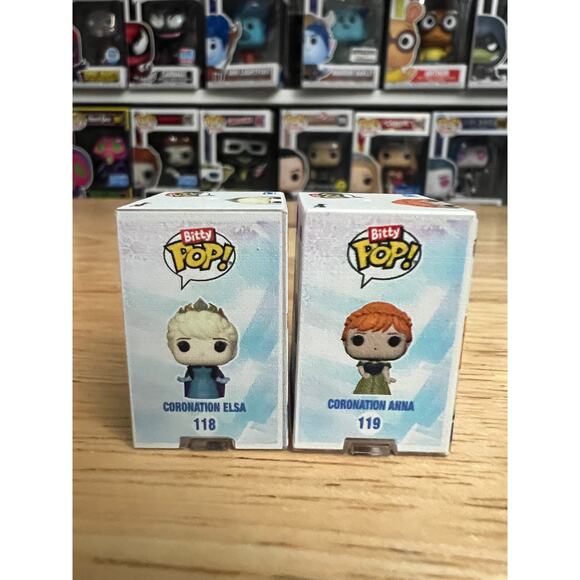 2 CHASE BITTY Frozen Funko Pops HYPER Coronation Elsa 118 RARE Anna 119 Disney - Picture 4 of 6